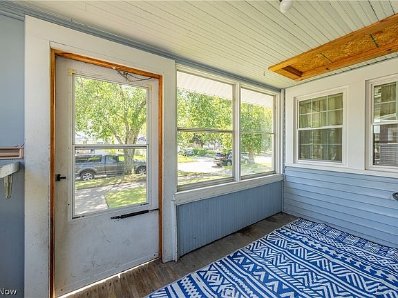 2nd image of 324 Montrose Ave