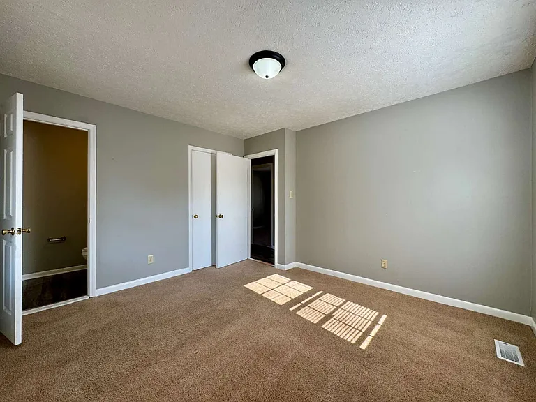 1222 Kienast Dr — Photo 8