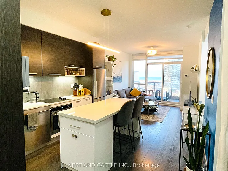 36 Park Lawn Rd #902 — Photo 1