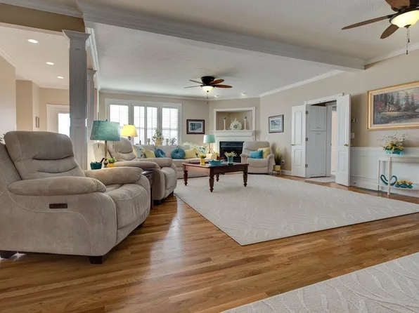 1453 Clubhouse Ln, Mount Sterling, KY 40353