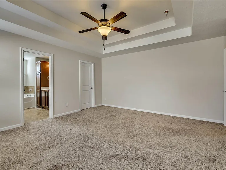 124 Radcliff Dr — Photo 28