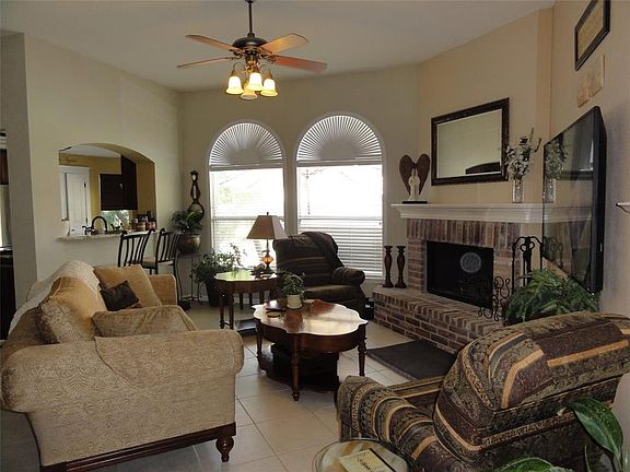 5th image of 816 Yellow Tavern Ct