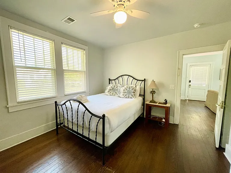611 Howard St — Photo 11