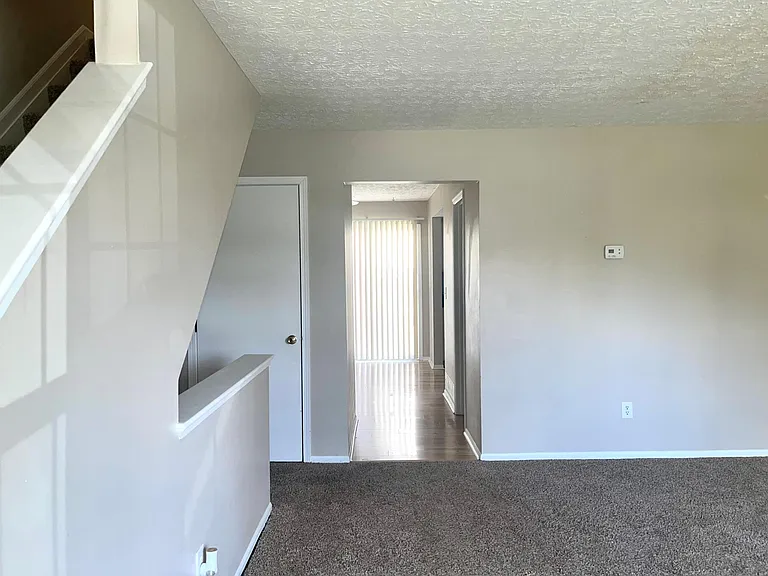 7770 Amberfalls Ct — Photo 5