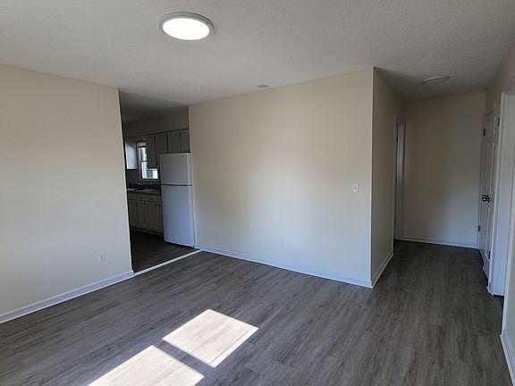 2nd image of 8 William St APT 2