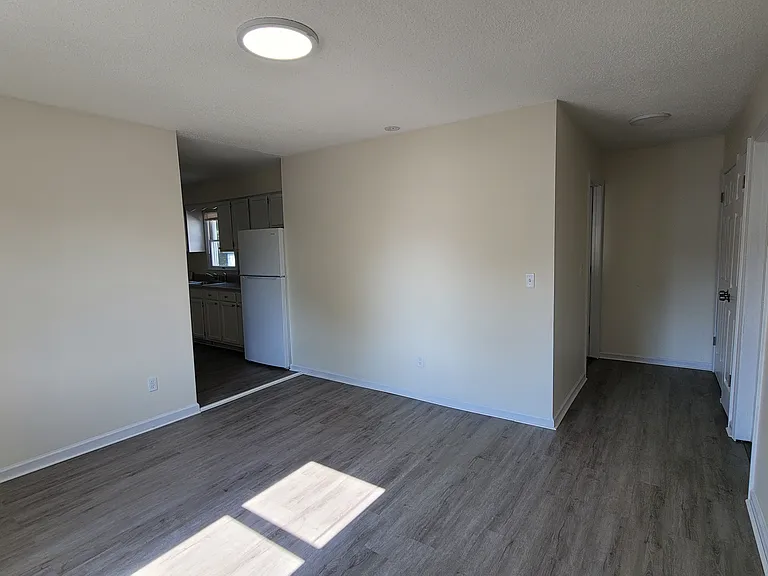 8 William St #2 — Photo 2