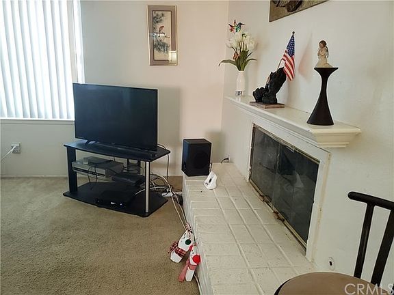 4th image of 121 Vivian Ln