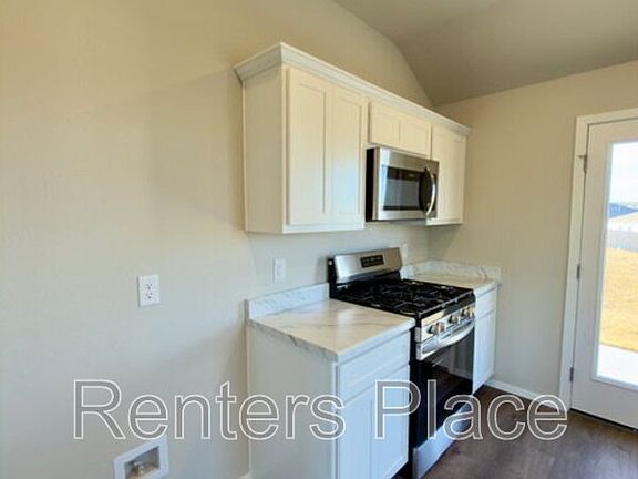 3rd image of 2103 S Lakin Ln