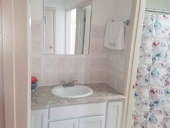 5th image of 3624 John Henry St