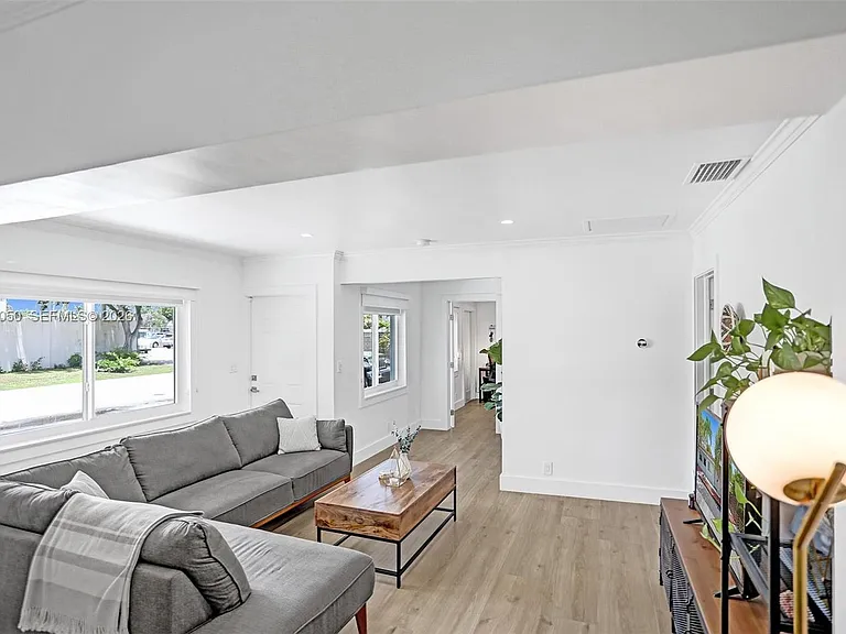 3320 NE 13th Ave #3320 — Photo 9
