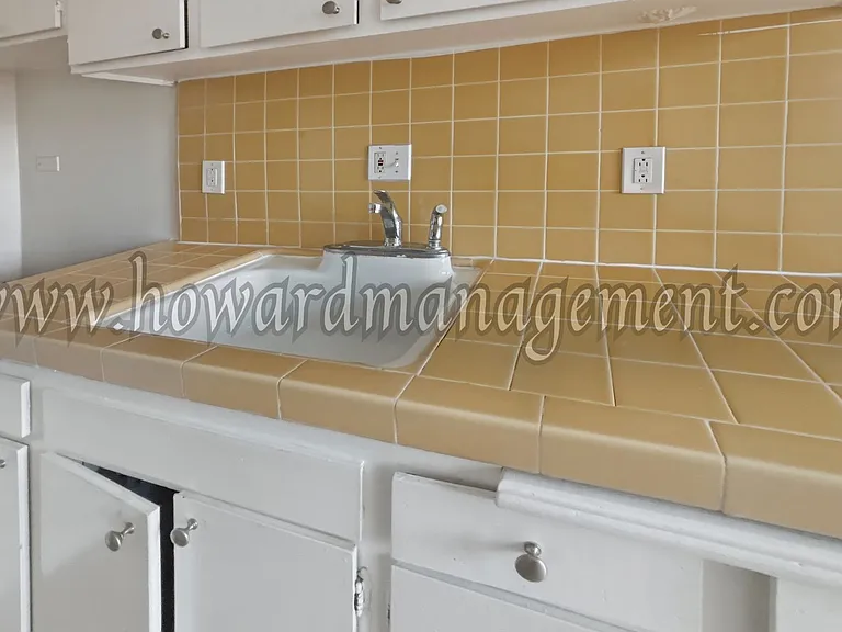 Wilshire Mediterranean Apartments — Photo 5