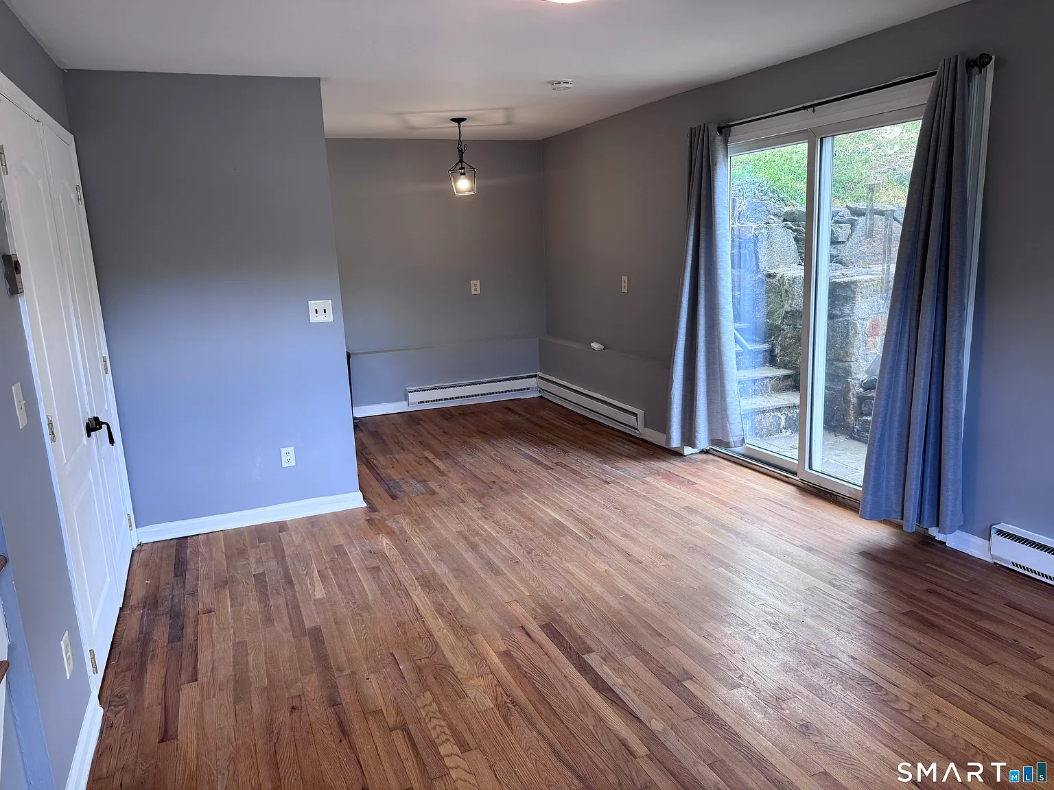 2 bed, 1.0 bath, 850 sqft, $2,995 — Photo 2