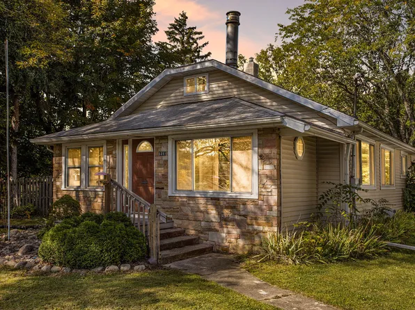 5861 E H Ave, Kalamazoo, MI 49048
