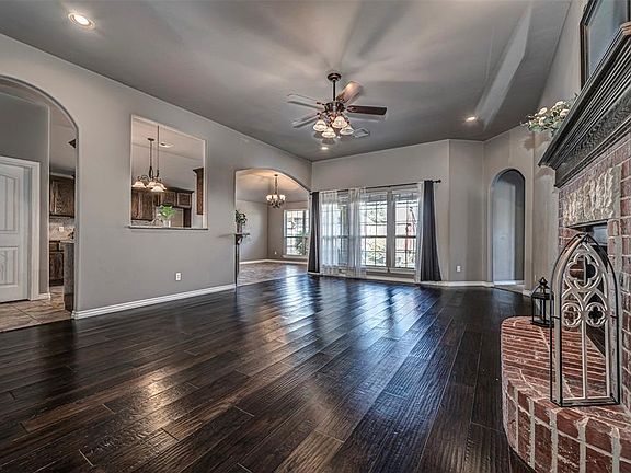 4th image of 17328 Avila Ln