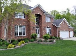 13598 Cambridge Dr, Lemont, IL 60439