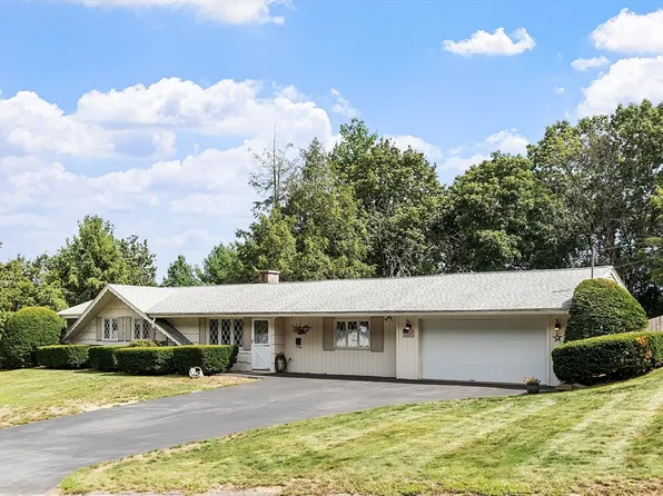 11 Parlee Rd, Chelmsford, MA 01824