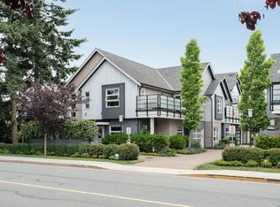 9889 7th St #7, Sidney, BC V8L 2V8