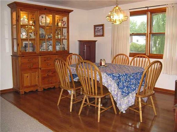 5th image of 70 Pineview Dr