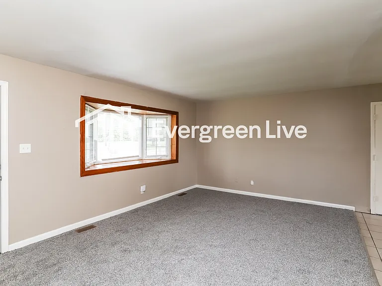 2305 Compton Rd — Photo 4