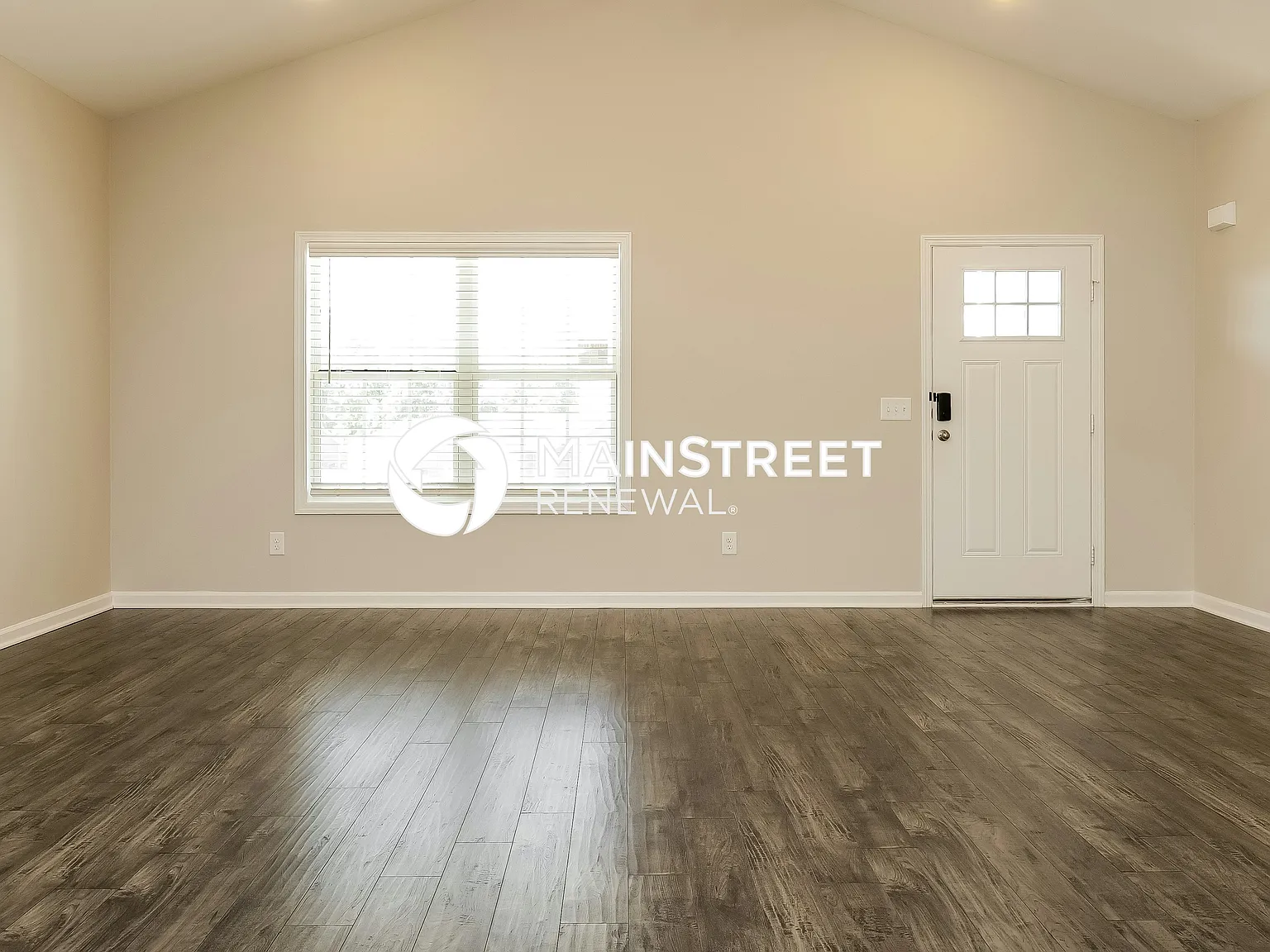732 Mitscher Dr — Photo 2