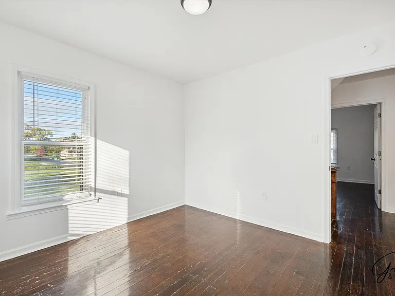 242 Harmon St — Photo 23