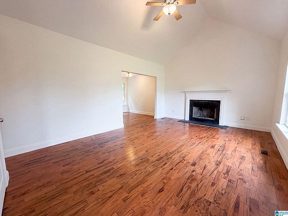 3rd image of 100 Miranda Rd