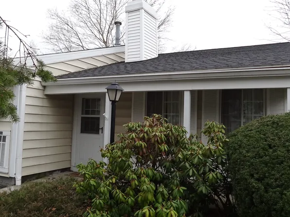 48 Greenway Blvd, Churchville, NY 14428