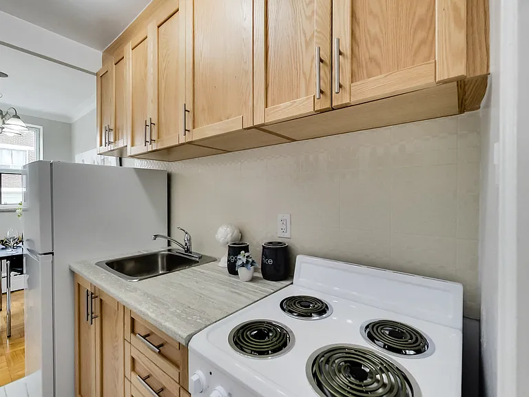 460 Eglinton Ave E #503 — Photo 27