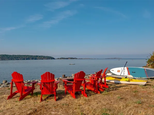 7902 Lantzville Rd, Lantzville, BC V0R 2H0