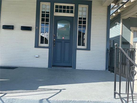 2nd image of 325 S Pierce St