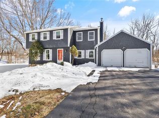 8769 Foxfire Ln, Baldwinsville, NY 13027