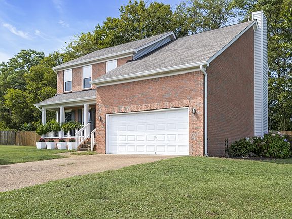 3rd image of 1005 McConnell Dr