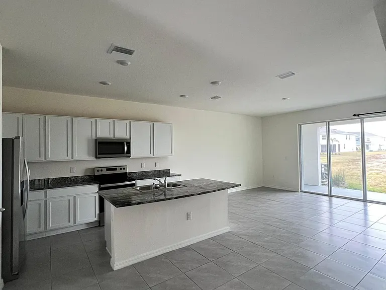 32996 Tulip Petal Ln — Photo 3