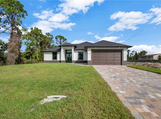 2714 6th St SW, Lehigh Acres, FL 33976