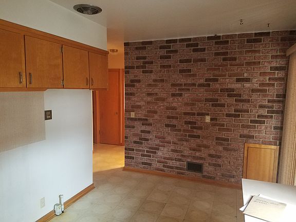 5th image of 410 3rd St N