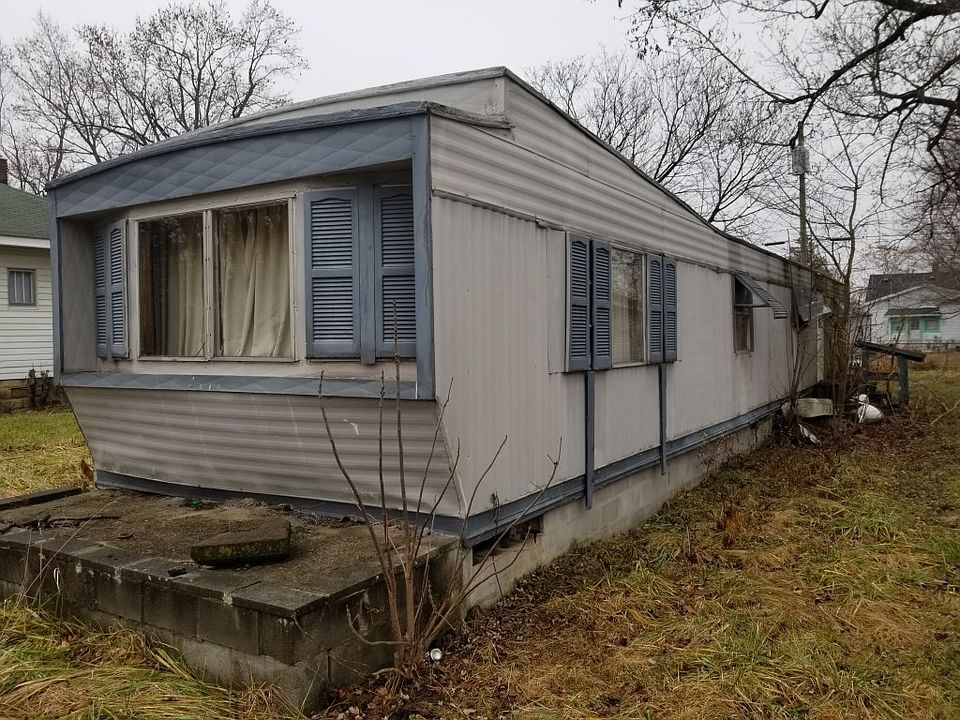 2nd image of 1510 W 11th St