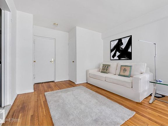 3rd image of 305 E 72nd St #Res