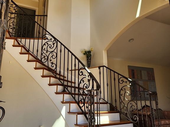 2-Story Foyer