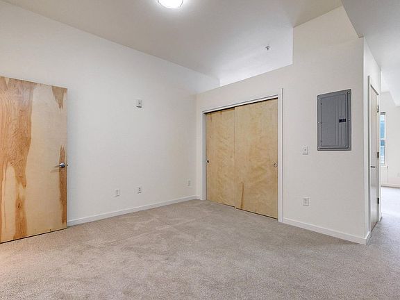 3rd image of 204 Maple St #403