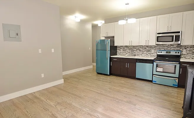 Sold by Park Property Advisors | media 3