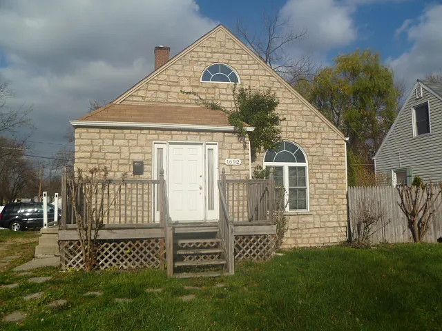 1692 Northridge Rd photo 1