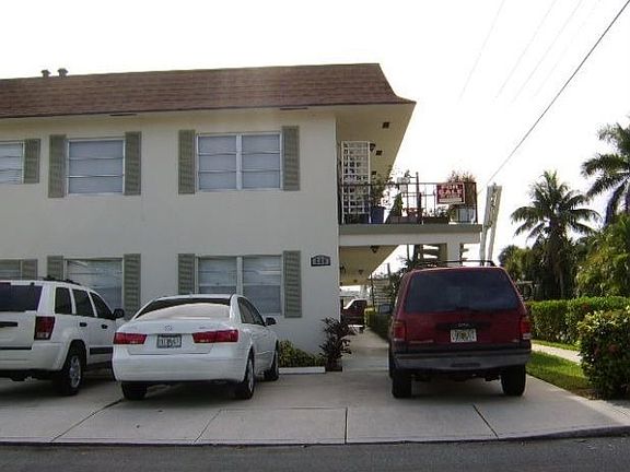 2nd image of 230 S Lakeside Dr APT 1