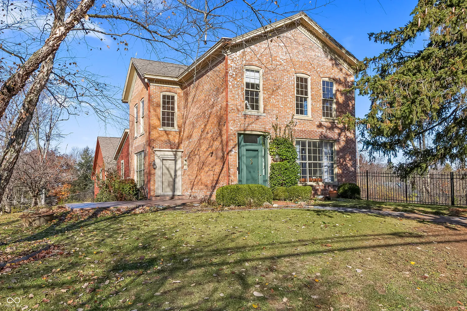 1535 Bundy Ave photo 1