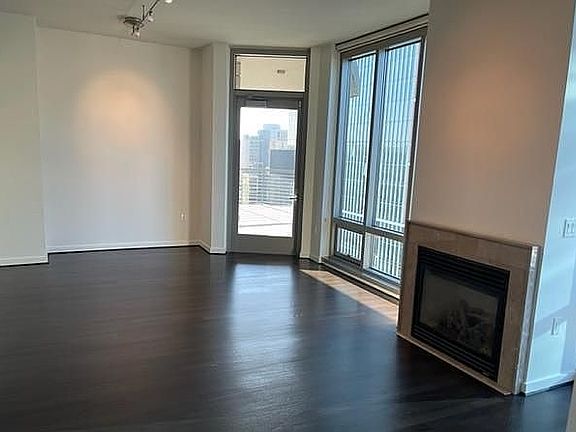 5th image of 333 1st St #Penthouse