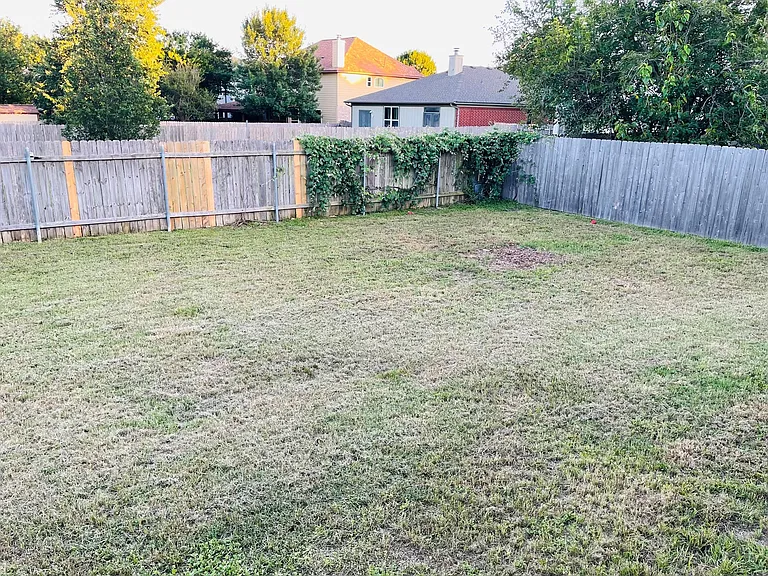 16837 Bailey Jean Dr — Photo 18