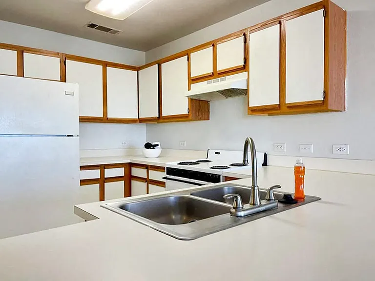 Apache Trace Apartments — Photo 22
