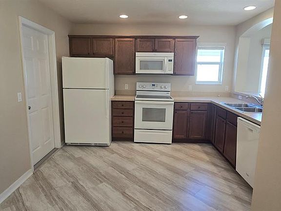 5th image of 2577 Lindewood St