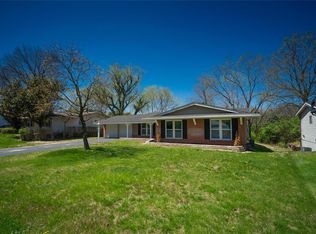 1347 Orchard Lakes Dr, Saint Louis, MO
