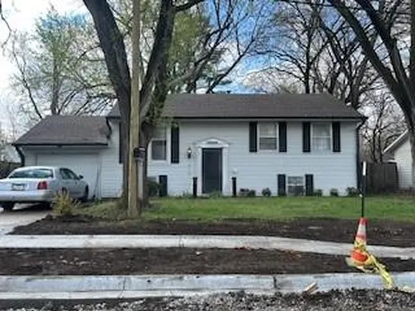 1419 E 19th St, Lawrence, KS 66046