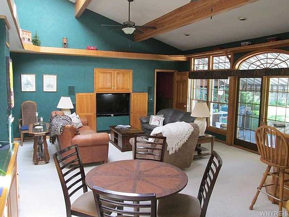 5th image of 105 Crescent Dr